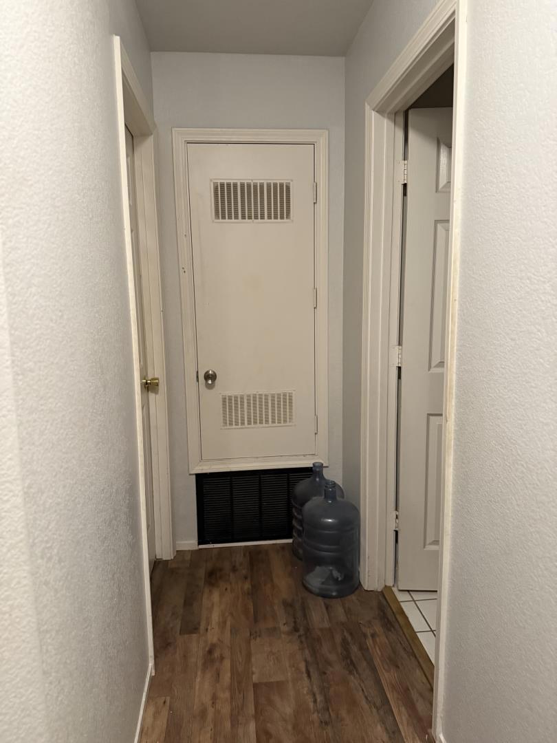 https://media.crmls.org/mediaz/34ba2198-af26-442c-98e6-9c3fd5105be7.jpg?preset=X-Large