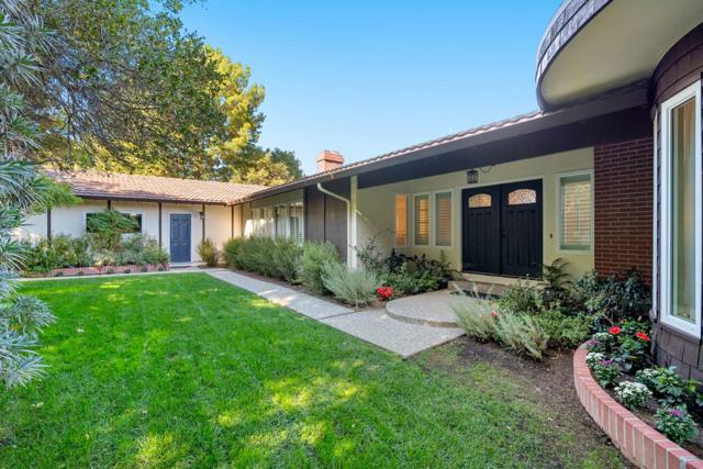 168 Sunrise Drive, Woodside CA: https://media.crmls.org/mediaz/34ba93bf-437a-49b1-a34a-d3f62ac3625d.jpg
