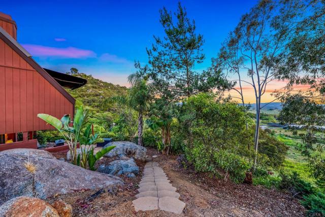 30593 Miller Road, Valley Center CA: https://media.crmls.org/mediaz/34ba9747-77c9-48c3-bfe5-3be38ef9af7c.jpg