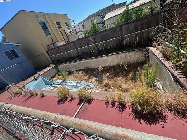 574 Juana Ave, San Leandro CA: https://media.crmls.org/mediaz/34baf324-a8df-4356-bdcf-c80b7728221d.jpg