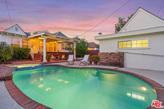 2338 Paloma Street, Pasadena CA: https://media.crmls.org/mediaz/34bb42b4-6f49-48f8-bc23-05a5e046c5ac.jpg