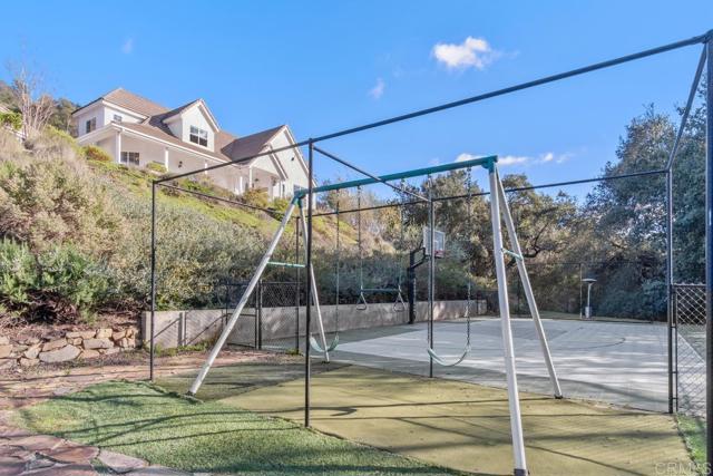 Image 7 of 49 For 45562 La Cruz Drive