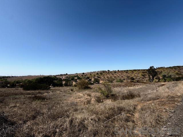 9562 Covey Ln, Escondido CA: https://media.crmls.org/mediaz/34bbd1a8-1000-43fd-abe9-d789594081ce.jpg