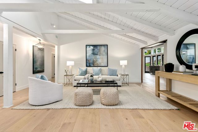 19159 Rosita Street, Tarzana CA: https://media.crmls.org/mediaz/34bbdc0f-ac94-4b30-bafe-24cd5498c0e0.jpg