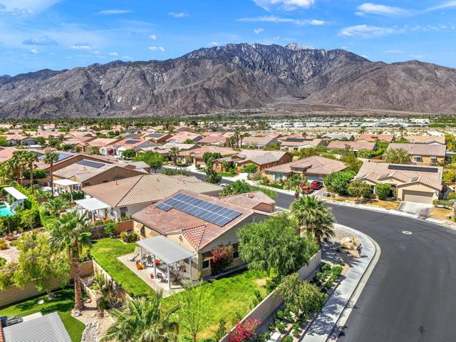3766 Cassia Trail, Palm Springs CA: https://media.crmls.org/mediaz/34bd64f7-3b3d-4146-8869-45594ce8dd47.jpg