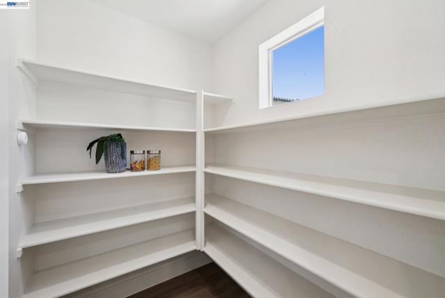 57109 Via Vicenza, San Ramon CA: https://media.crmls.org/mediaz/34bdb5c6-f788-4378-8546-0c6c8ecbda4e.jpg