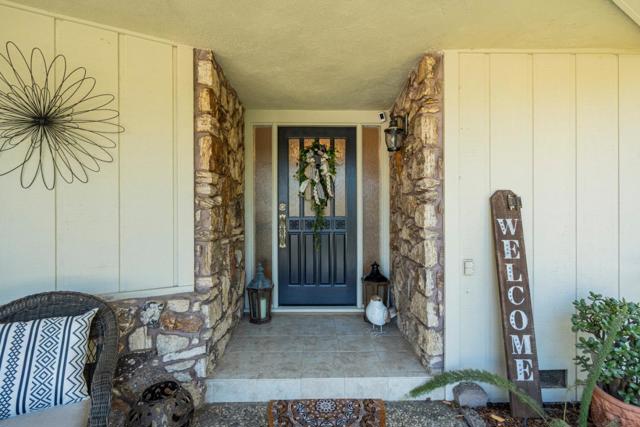 60 Terry Court, Hollister CA: https://media.crmls.org/mediaz/34be8e51-25db-4300-95a0-c760ec62ffbd.jpg