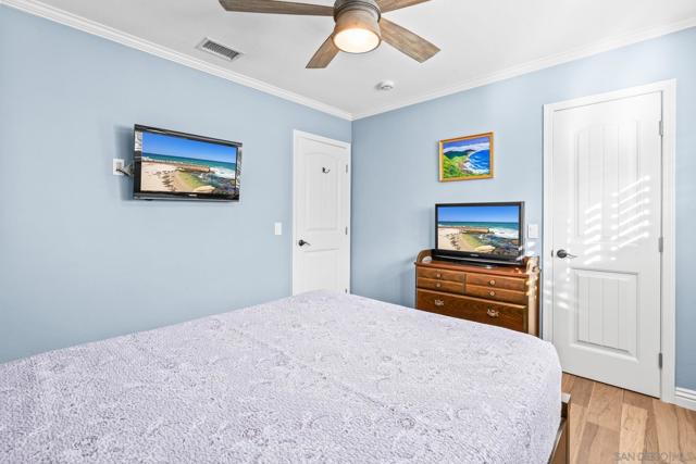 1733 Hornblend St, San Diego CA: https://media.crmls.org/mediaz/34beb2d2-fa2a-402b-948b-fb7e1a8a67ca.jpg