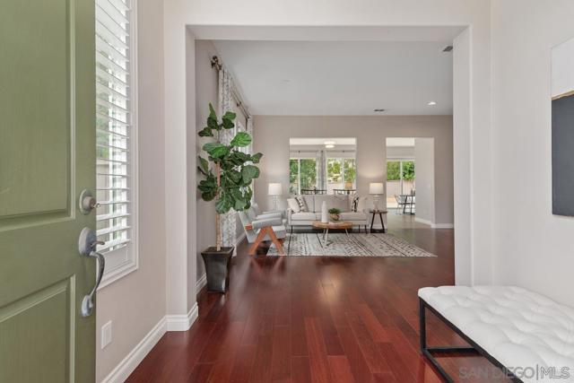 10518 Monterey Ridge Dr, San Diego CA: https://media.crmls.org/mediaz/34bf5e50-32e5-49da-a0f2-b66cca736149.jpg