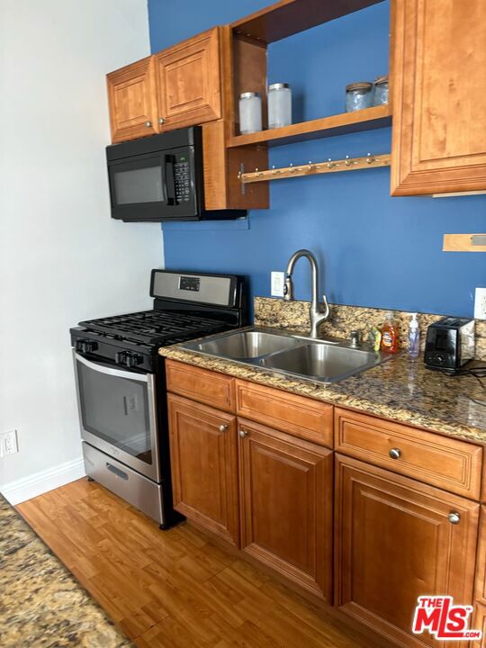11601 Moorpark Street, North Hollywood CA: https://media.crmls.org/mediaz/34bf7324-5fa4-4daf-b63f-6486c0efa721.jpg