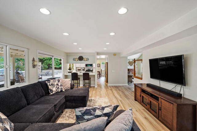 161 Harborview Court, Ventura CA: https://media.crmls.org/mediaz/34bfaa8a-1336-4a5b-8a3f-54a14945becd.jpg