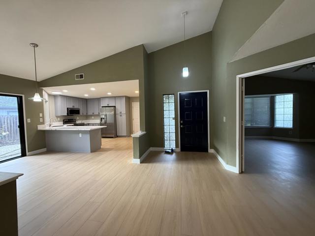 Image 7 of 38 For 1870 Azurite Way