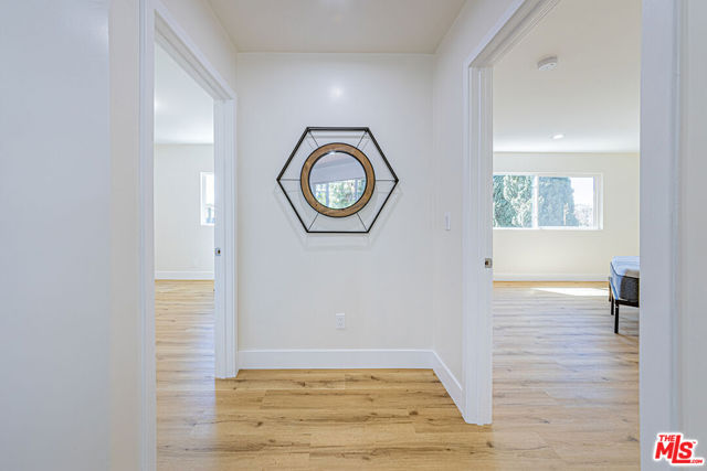 5633 La Mirada Avenue, Los Angeles CA: https://media.crmls.org/mediaz/34bff232-b23a-4d31-ac6a-e3857cc3dfca.jpg