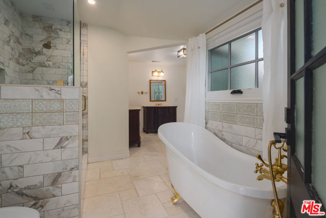 333 Virginia Avenue, Pasadena CA: https://media.crmls.org/mediaz/34c03303-ab41-4f83-8749-4ee4cde98fa8.jpg
