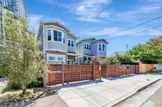 1633 15th Street, Oakland CA: https://media.crmls.org/mediaz/34c0464c-9f8b-49dc-8667-920470f62065.jpg