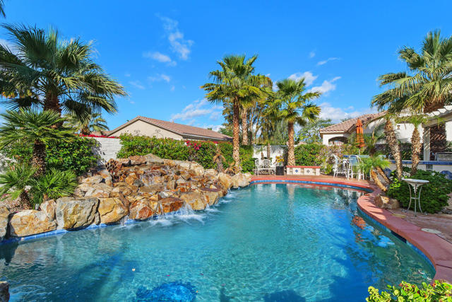 40613 Corte Los Cerritos, Indio CA: https://media.crmls.org/mediaz/34c09257-96fe-4e59-9824-47bb4452a739.jpg