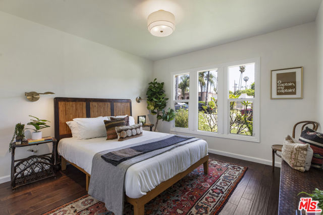 1427 N Coronado Street, Los Angeles CA: https://media.crmls.org/mediaz/34c0d79c-9d1c-41df-9a48-505a4228751f.jpg