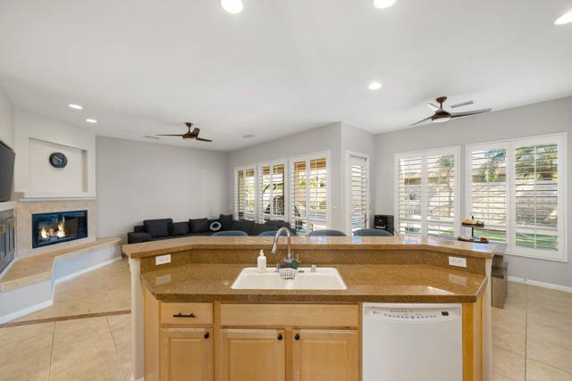 68 Via Del Pienza, Rancho Mirage CA: https://media.crmls.org/mediaz/34c0da34-8fca-402e-b416-888541b8d627.jpg