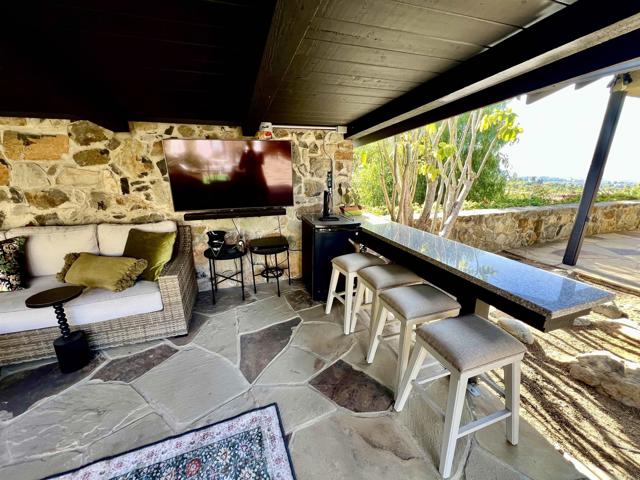 2073 Elevado Rd, Vista CA: https://media.crmls.org/mediaz/34c1340e-764d-467b-936f-1f40d1f84cad.jpg