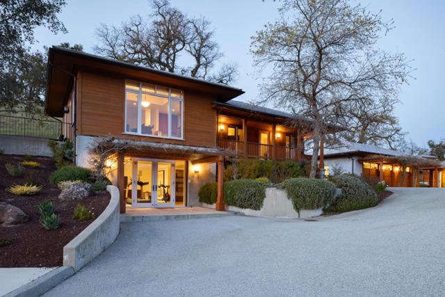 18 Touche, Carmel CA: https://media.crmls.org/mediaz/34c13bb2-0fbd-4ec2-9768-7d37b7aec588.jpg