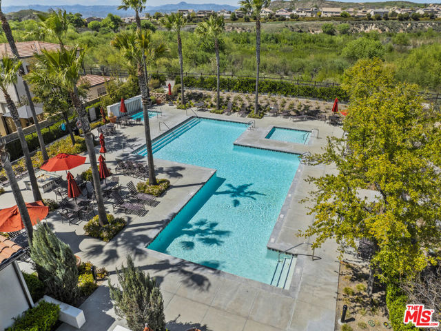 21749 Bene Drive, Santa Clarita CA: https://media.crmls.org/mediaz/34c14edb-3234-4f6f-99eb-fe109e16d976.jpg