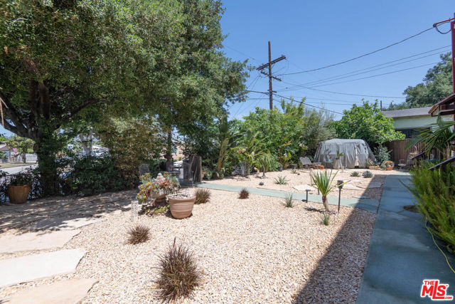 3022 Silver Lake Boulevard, Los Angeles CA: https://media.crmls.org/mediaz/34c198fa-b1b4-4d7b-a526-52a777618bfa.jpg