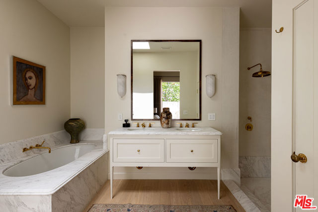 4228 Los Nietos Drive, Los Angeles CA: https://media.crmls.org/mediaz/34c1bd63-3fad-48ca-987c-c09e5eb438f1.jpg