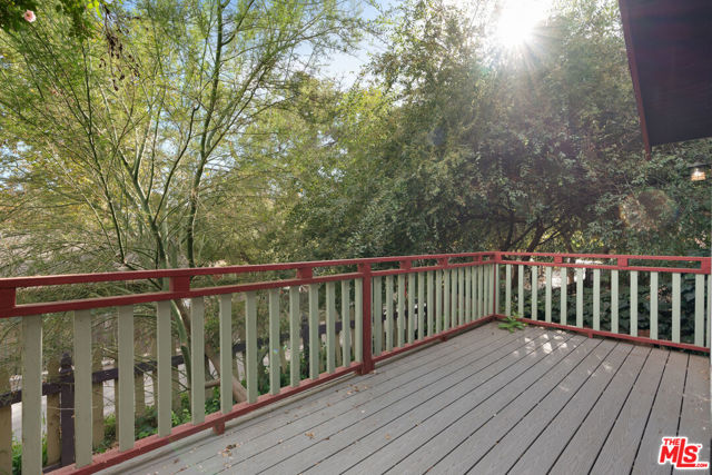 483 Sturtevant Drive, Sierra Madre CA: https://media.crmls.org/mediaz/34c2261c-793f-475d-9dbe-7b279dd743f5.jpg