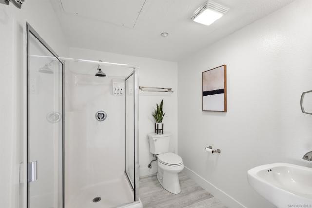 1501 India St, San Diego CA: https://media.crmls.org/mediaz/34c23391-d22c-4fe0-a373-97b8644ddf61.jpg