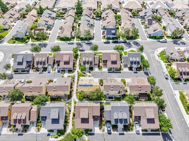 1554 Rosette Way, Gilroy CA: https://media.crmls.org/mediaz/34c27200-599a-4d4d-9610-5cf2633f89f3.jpg