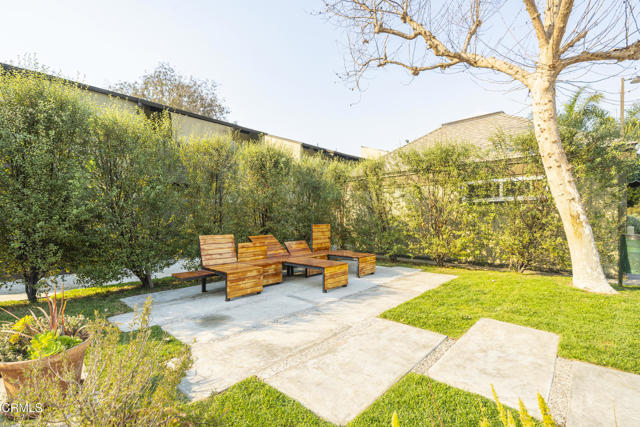 4925 Indian Wood Road, Culver City CA: https://media.crmls.org/mediaz/34c2967f-b22c-4f80-aa6a-d29152fcb02e.jpg
