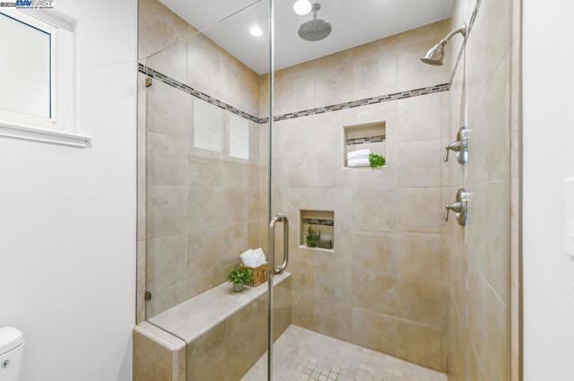 7864 Fairoaks Dr, Pleasanton CA: https://media.crmls.org/mediaz/34c29fd6-adb5-4f0a-9f0d-e4e13f1cd2b9.jpg