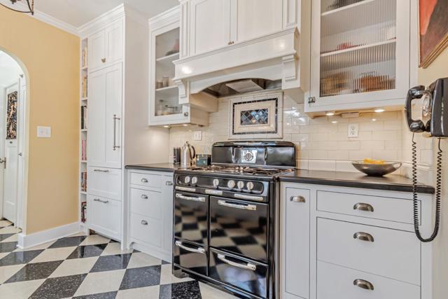 575 S 14th Street, San Jose CA: https://media.crmls.org/mediaz/34c2cf1d-5db9-4c20-9018-19aa2dc097d6.jpg