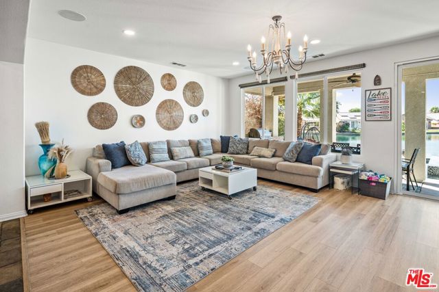 42871 Beato Drive, Indio CA: https://media.crmls.org/mediaz/34c31dd5-1350-4295-83cf-02fa75c0faec.jpg