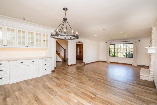 Detail Gallery Image 10 of 70 For 1210 Cypress Dr, Vista,  CA 92084 - 5 Beds | 4 Baths