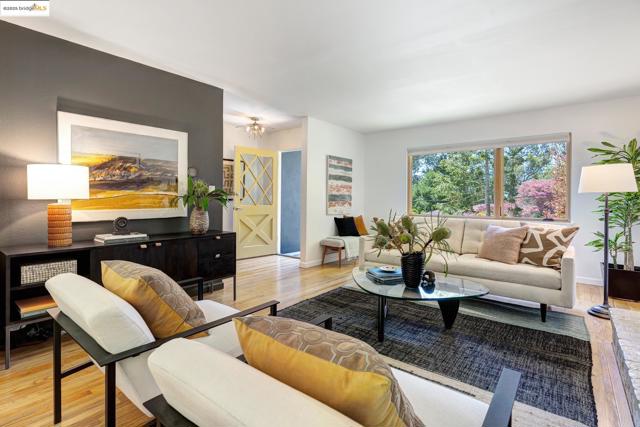 5801 Balboa Dr, Oakland CA: https://media.crmls.org/mediaz/34c3c5a4-c189-4c0a-bda2-6818fbfa9ad1.jpg