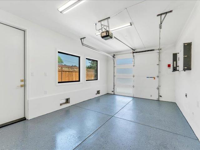 883 Rorke Way, Palo Alto CA: https://media.crmls.org/mediaz/34c3ca28-e0f6-412a-81c0-00297e29fcf9.jpg