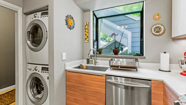 2600 Oak Road, Walnut Creek CA: https://media.crmls.org/mediaz/34c3e9b7-704b-4316-b323-79de1d409c0a.jpg