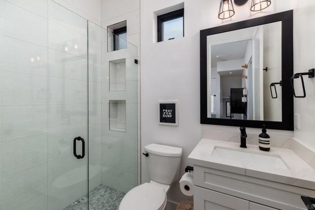 1041 Van Nuys St, San Diego CA: https://media.crmls.org/mediaz/34c47f9a-feb7-4be3-9bc9-c1bb5a150caf.jpg