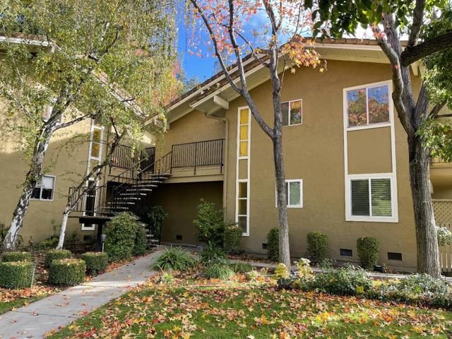 420 Alberto Way, Los Gatos CA: https://media.crmls.org/mediaz/34c4e8f4-53ff-453d-9a00-ce65b6b428b7.jpg