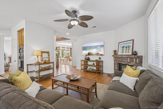 1266 Mariposa Rd, Carlsbad CA: https://media.crmls.org/mediaz/34c533cd-56b8-4ed5-9d2d-4d343b68c384.jpg