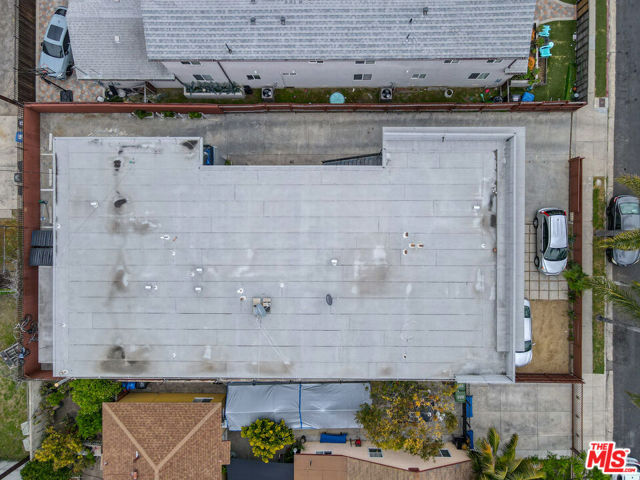 5511 Smiley Drive, Los Angeles CA: https://media.crmls.org/mediaz/34c60a74-8d49-4cbc-93f3-a922b02e3b8f.jpg