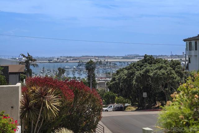 3428 Garrison St, San Diego CA: https://media.crmls.org/mediaz/34c62de0-fb84-4738-a30b-4aaa5dc57c3b.jpg