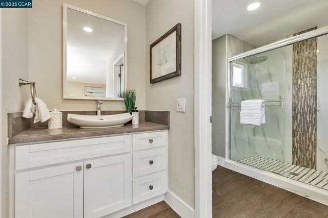 2782 Canyon Creek Dr, San Ramon CA: https://media.crmls.org/mediaz/34c69149-3b3b-475f-8a33-58758d031d8c.jpg