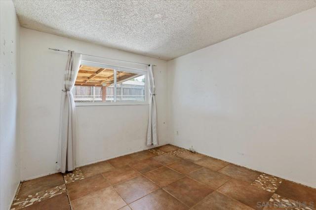 753 La Presa Ave, Spring Valley CA: https://media.crmls.org/mediaz/34c6c601-f653-4b97-bb1b-b06ab12a5de7.jpg