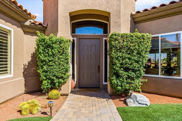 384 Tomahawk Drive, Palm Desert, CA 92211