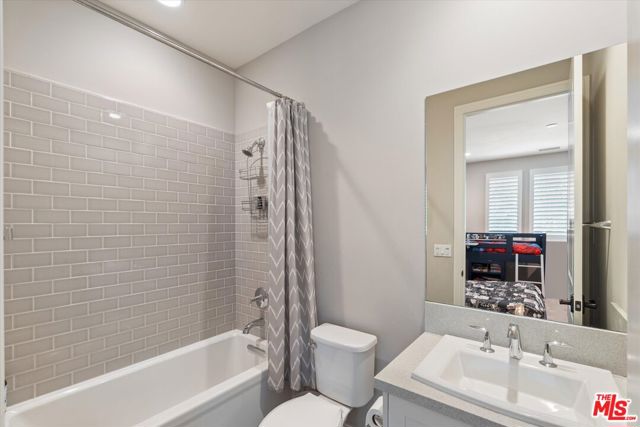14624 Mccormick Street, Sherman Oaks CA: https://media.crmls.org/mediaz/34c7c364-bea2-40a3-9fde-f1e445841abf.jpg