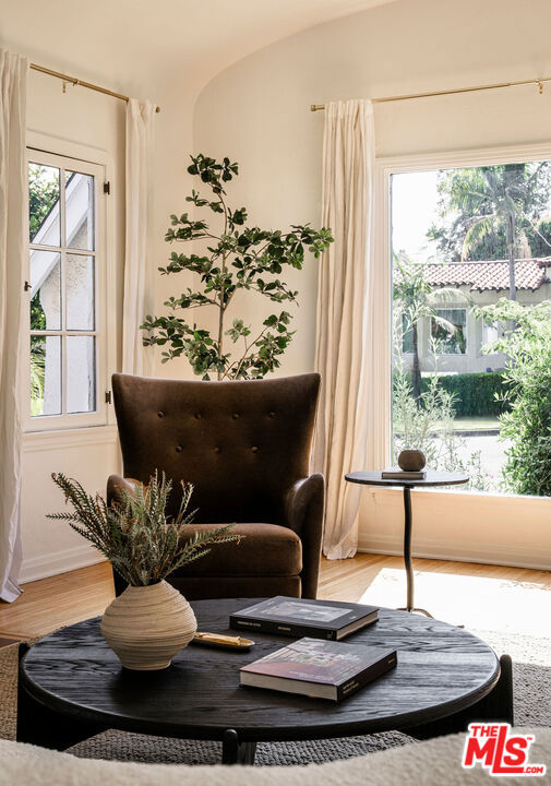 1612 S Ogden Drive, Los Angeles CA: https://media.crmls.org/mediaz/34c83991-e189-4de7-afd5-8df48c10311f.jpg