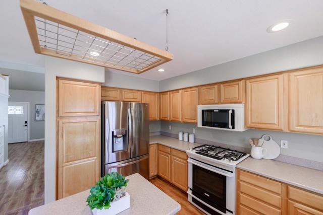 141 Navigator Drive, Scotts Valley CA: https://media.crmls.org/mediaz/34c8a419-beeb-4a5b-b824-7c0bfa2b486a.jpg