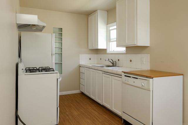 4662 Bancroft, San Diego CA: https://media.crmls.org/mediaz/34c91438-34ad-455d-9e7a-0c8e27837de0.jpg